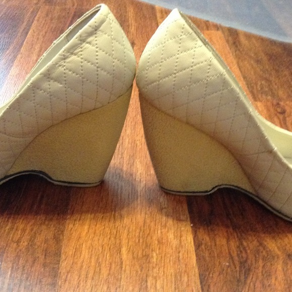 🎉Host Pick🎉 Cream wedges w/ Black suede toe - Picture 4 of 4