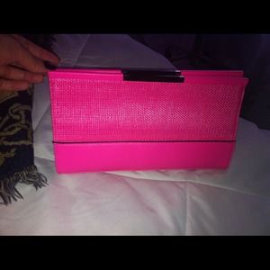 🚨Sold to jen_islost🚨 Clutch neon pink