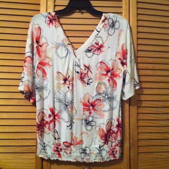 SALE ********V--neck floral blouse