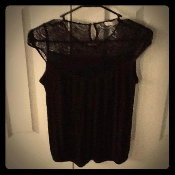 Black Lace and knit top sz S/M