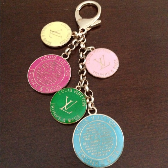 MUST HAVE LV Bag Charm🆕