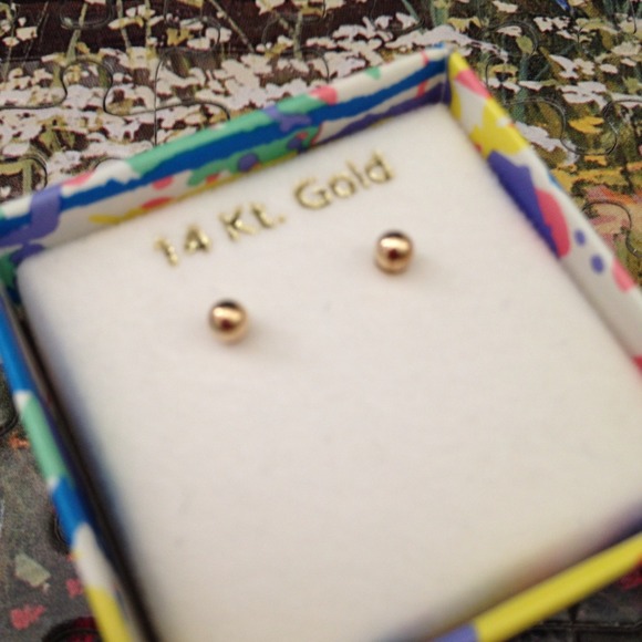 🚫Bundled🚫🎉Host Pick🎉NWOT 14kt Gold Earrings - Picture 2 of 3