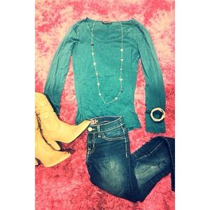 Ocean blue long sleeve shirt!🌊