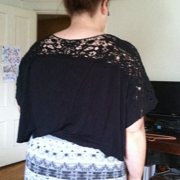 Black crop top with crochet back! - Picture 2 of 3