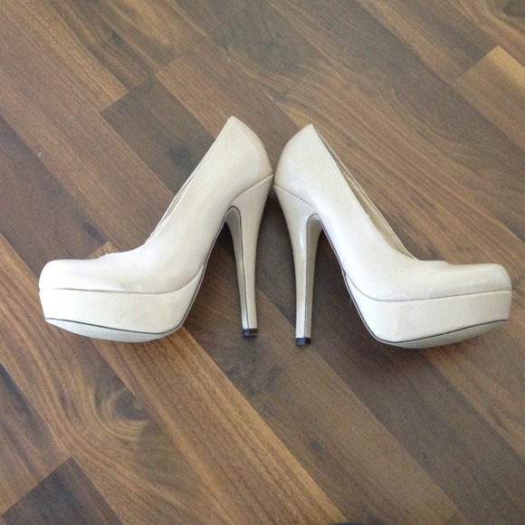 Nude F21 pumps - Picture 2 of 4