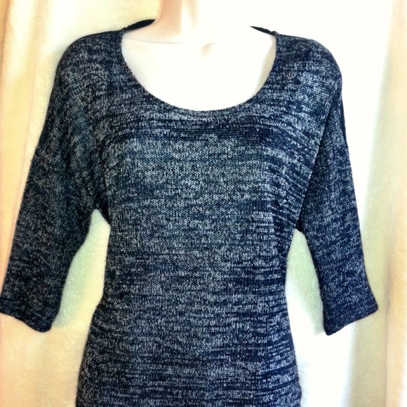 SOLD 💛Sassy Black and White Mossimo Top!