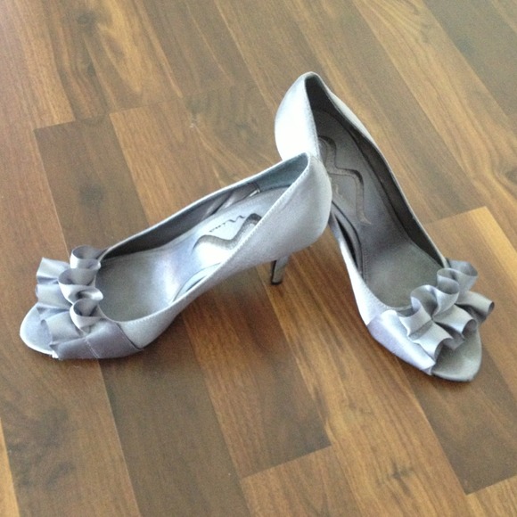 Silver satin peep toe heels - Picture 2 of 2
