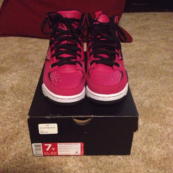 ❌❌SOLD!❌❌ 👞Jordan SC-2 in Voltage Cherry, Flights - Picture 2 of 4