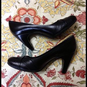 Gianni Bini Black Leather Pumps Size 9