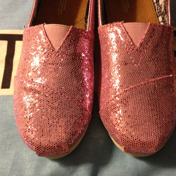 🎊SOLD🎊Toms Youth Classic - Picture 3 of 3