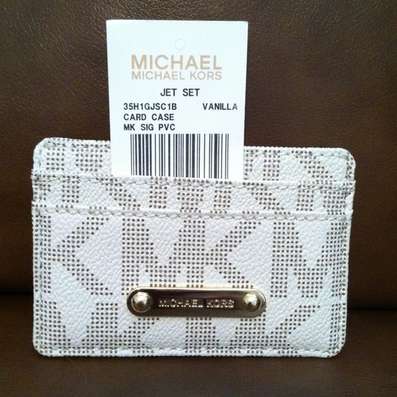 Vanilla credit card holder