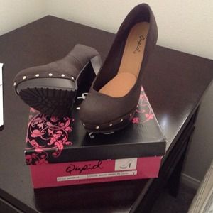 Brown Women heels & gold wedges