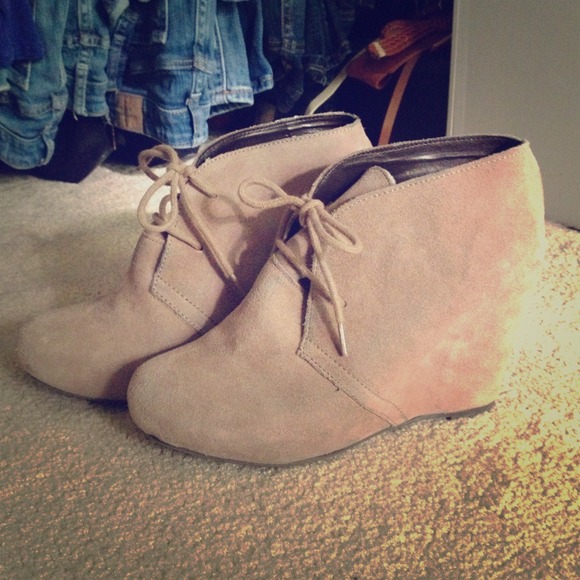 Reserved! Dolce Vita Light Brown Bootie