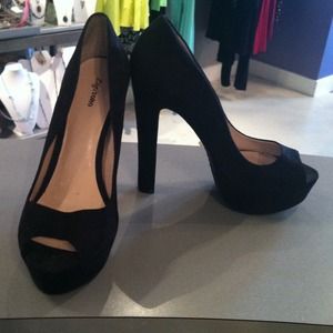 Black peep toe heels