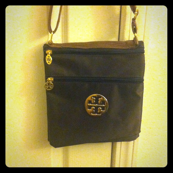 **TRADE** Tory Burch Cross Body Purse