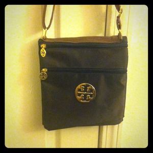 **TRADE** Tory Burch Cross Body Purse