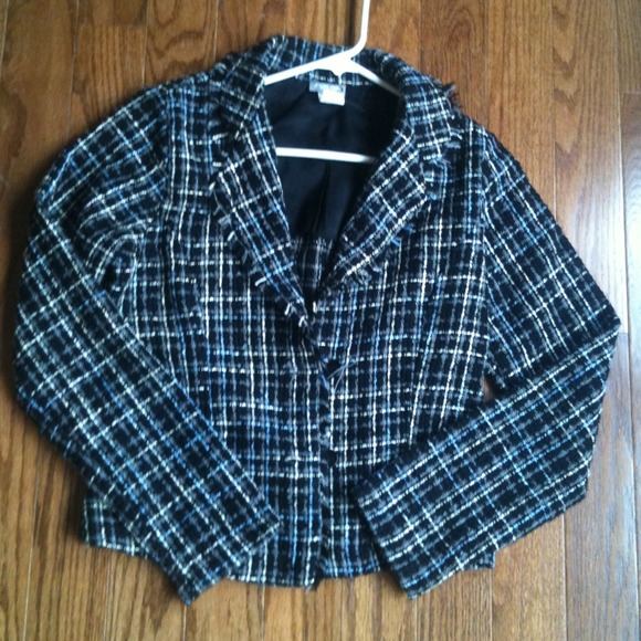 Chic blue white and black blazer