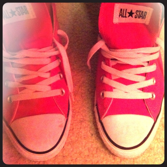 Pink chucks low top