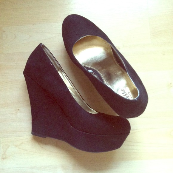 Black Suede Wedge