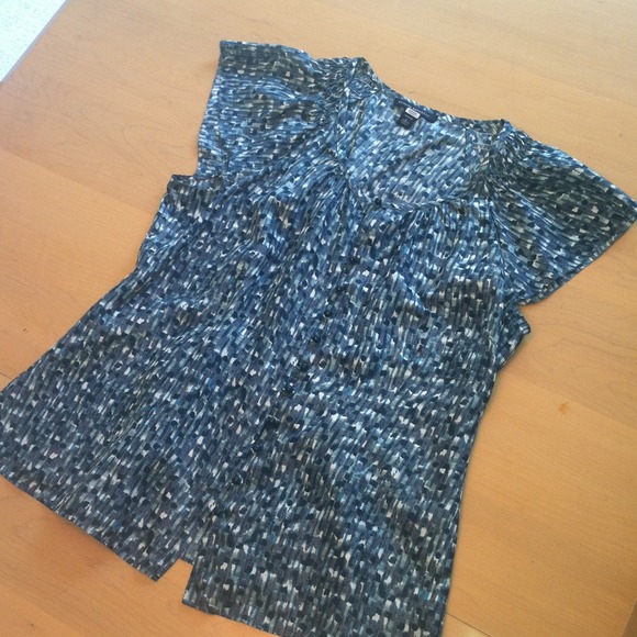 SOLD Banana Republic 100% silk blouse.