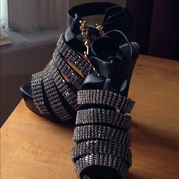 Anna Dello Russo by H&M  shoe🚓🚨slashing prices🚓 - Picture 4 of 4