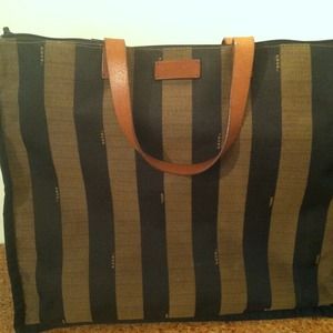 Fendi tote bag 100% authentic! Added zipper