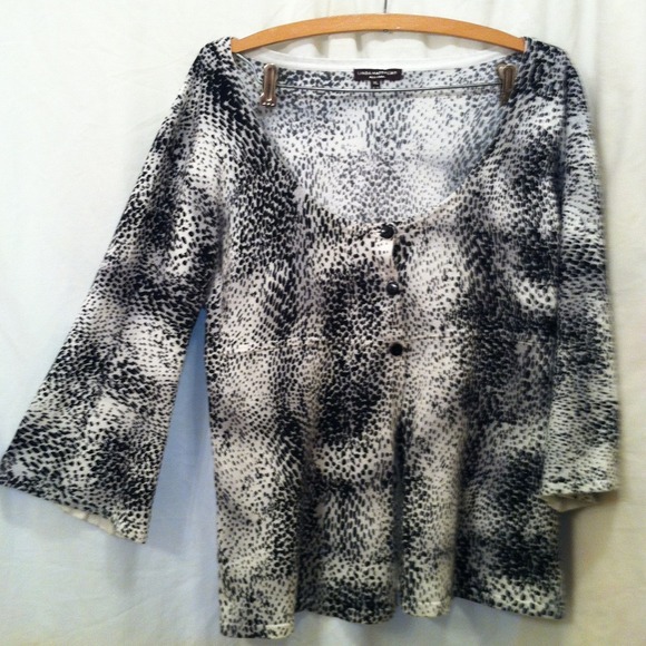 ✂️Sale✂️Black & White Cover Up Sweater