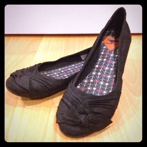 RESERVED for beeanndalton!!!!!!!! Rocketdog flats