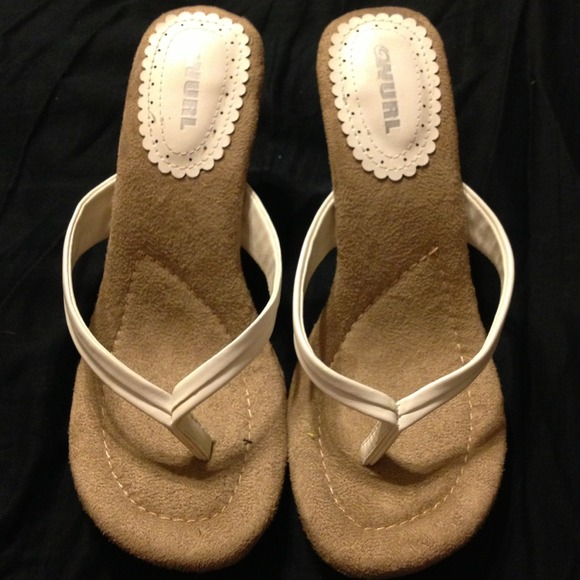 Wurl brand kitten heels
