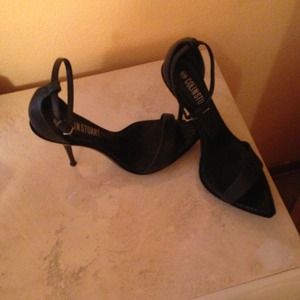 Size 9-Colin Stuart-Black Stilleto