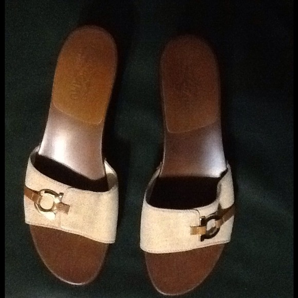 Ferragamo linen and leather studded sandal Sz 8B