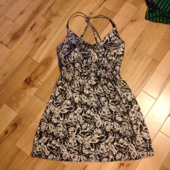 Medium Black/white dress - Picture 3 of 4