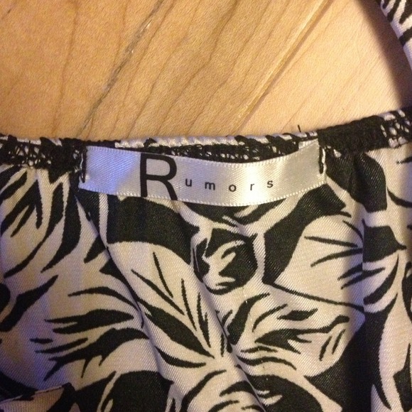 Medium Black/white dress - Picture 4 of 4