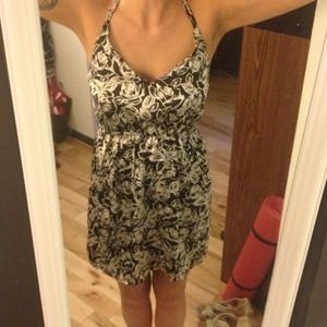 Medium Black/white dress