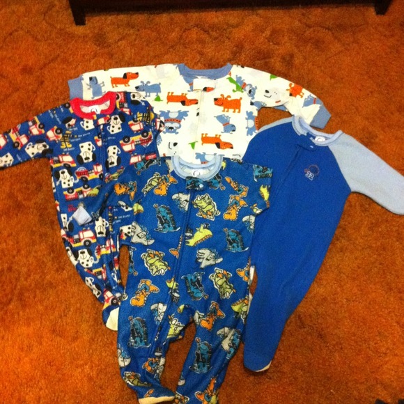 Bundle of baby clothes :)