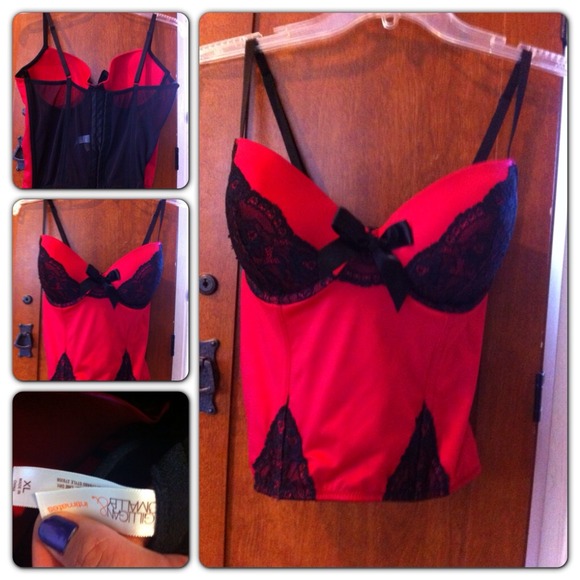 Tops - ⚠On hold @kittycat10 bustier red, gray bustier