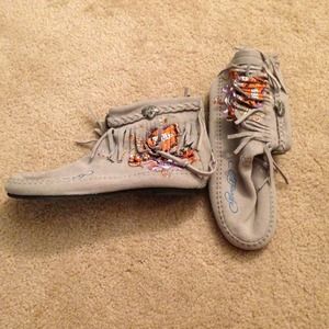 Ed hardy grey fringe  Moccasins.