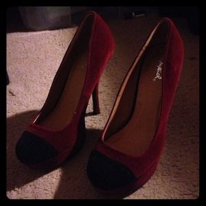 SEXY Swede red velvet and Blake toed pumps!!