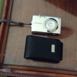 Nikon cool pix camera.Hold for osang