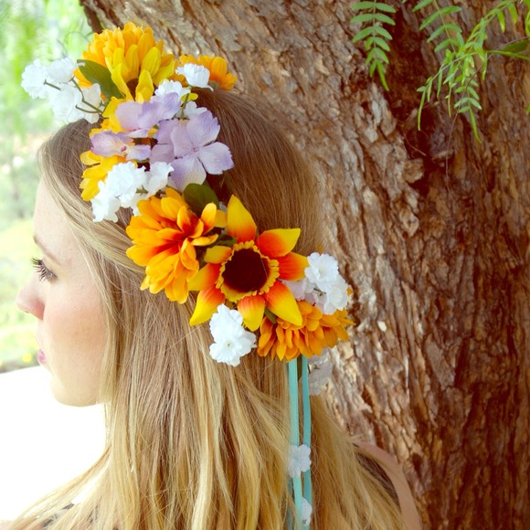 Flower crown 🌼🌻🌼 - Picture 1 of 3