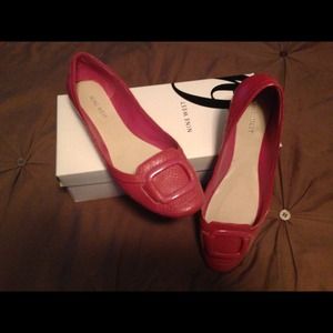 Size 8 pink Nine West flats