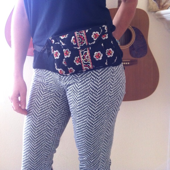 SOLD.......................Vera Bradley waist belt