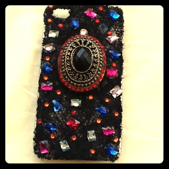 iPhone 4/4s case w/ gemstones, clear on the side.