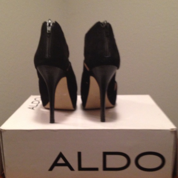 Black booties with bowtie detail. - Picture 2 of 3