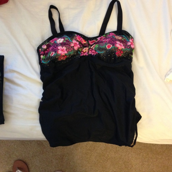 Tanki swim top
