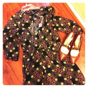 LIKE NEW-Pretty sheer dress with black mini slip