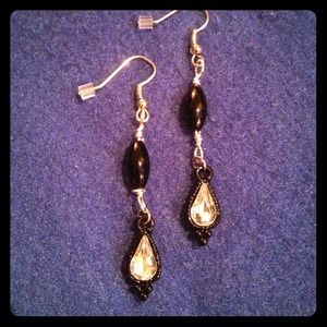 Cute black dangle earrings :-)