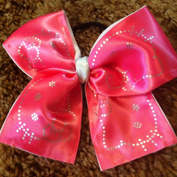 Small Hello Kitty Bow - Picture 1 of 1