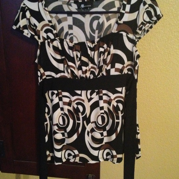 Size small top
