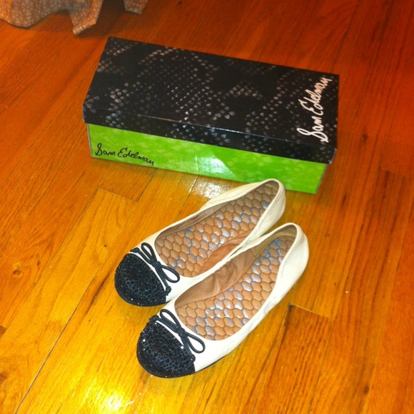 SOLD ❌❌❌❌ Sam Edelman spiked ballet flats
